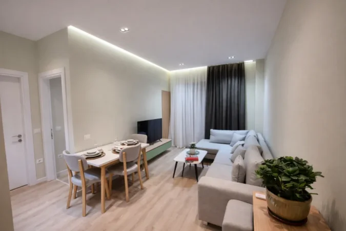 Tirane, jepet me qera apartament 1+1+Ballkon Kati 3, 50 m² 650 € 