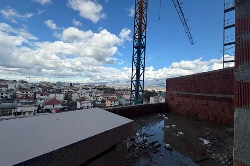 Tirane, shitet apartament 3+1+Ballkon Kati 5, 107 m² 98.300 € (Rrethi Ullirit Kamez)