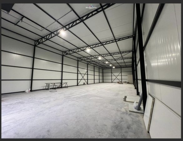 Tirane, jepet me qera magazine Kati 0, 1.000 m² 2.000 € 