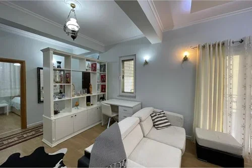 Tirane, jepet me qera apartament 2+1+Ballkon Kati 2, 103 m² 850 € (Rruga Durresit)