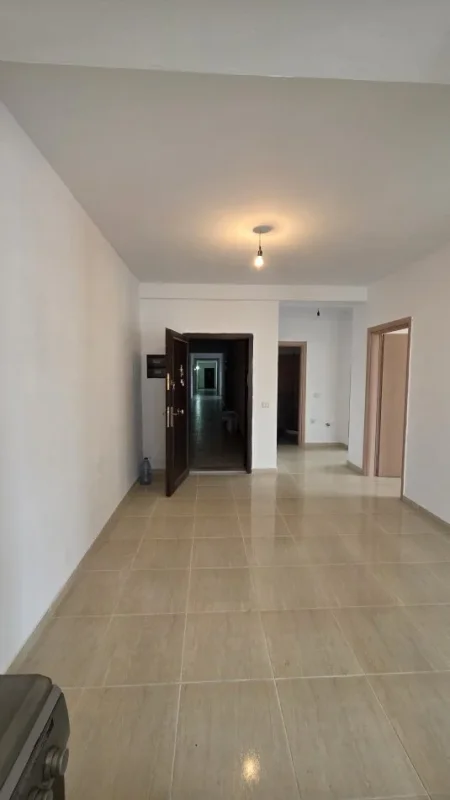 Lushnje, shitet apartament 2+1+Ballkon Kati 4, 104 m² 92.000 € 