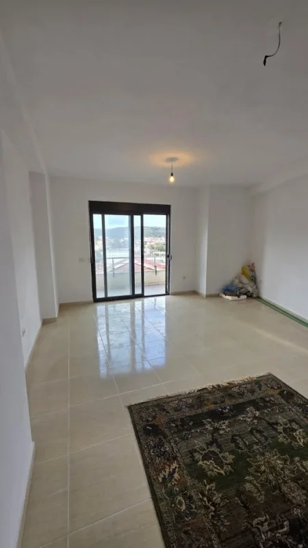 Lushnje, shitet apartament 2+1+Ballkon Kati 4, 104 m² 92.000 € 