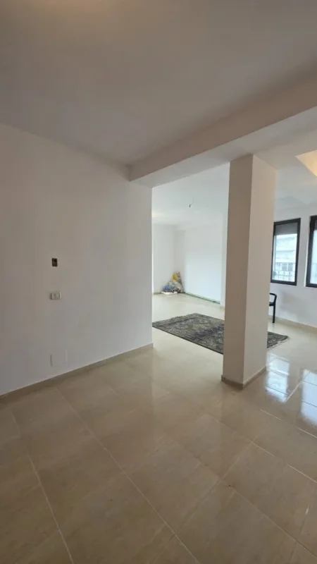 Lushnje, shitet apartament 2+1+Ballkon Kati 4, 104 m² 92.000 € 
