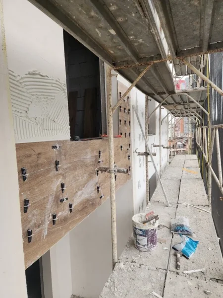 Tirane, shitet apartament 2+1+Aneks+Ballkon Kati 2, 100 m² 