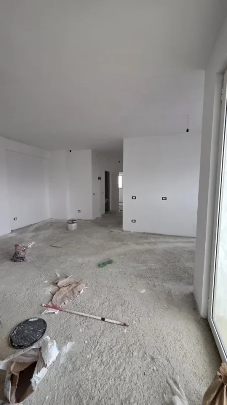 Lushnje, shitet apartament 2+1+Ballkon Kati 8, 104 m² 70.000 € 