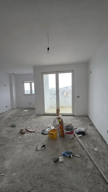 Lushnje, shitet apartament 2+1+Ballkon Kati 8, 104 m² 70.000 € 