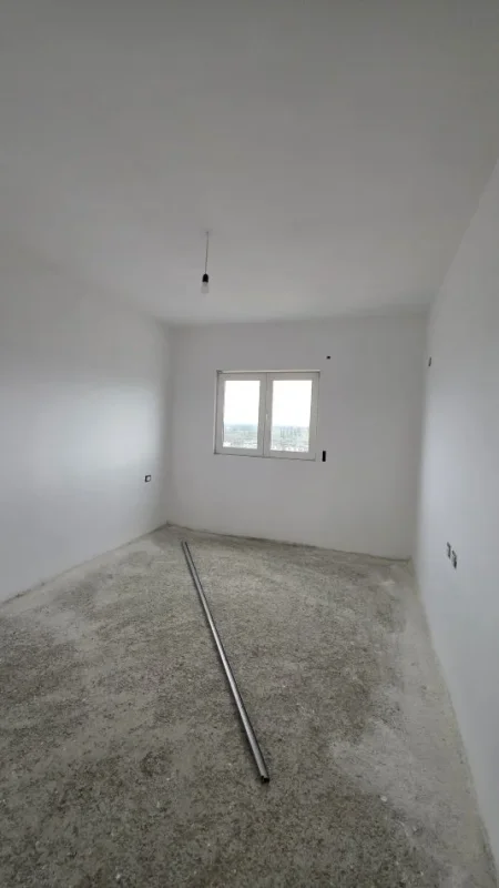 Lushnje, shitet apartament 2+1+Ballkon Kati 8, 104 m² 70.000 € 