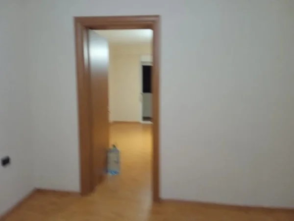 Tirane, shitet apartament 2+1+Ballkon Kati 3, 80 m² 132.000 € (Ngjitur me Medresen)