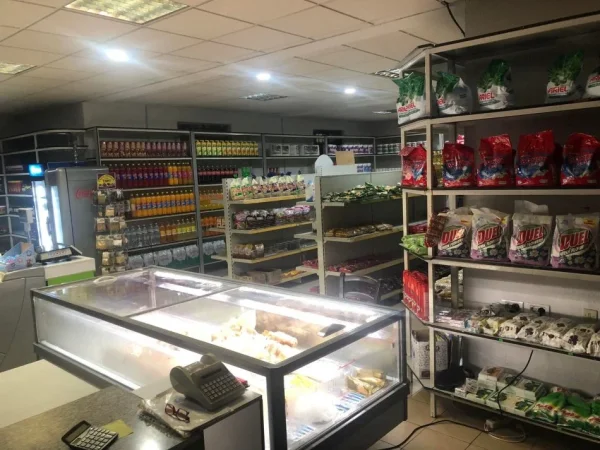 Mat, shitet ambjent biznesi Kati 1, 300 m² (Rruga Rexhep Pashe Mati)