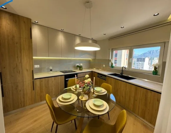 Tirane, shitet apartament 2+1+2+Ballkon Kati 8, 116 m² 299.000 € (Zogu i Zi)