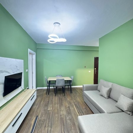 Tirane, jepet me qera apartament 2+1 Kati 3, 70 m² 500 € (Yzberish)