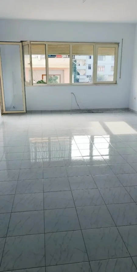 Shqiperi, shes apartament 3+1+Aneks+Ballkon Kati 2, 130 m² 