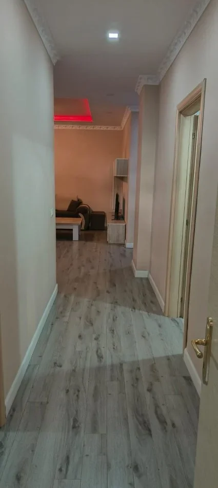 Tirane, jap me qera apartament 3+1+Aneks+Ballkon Kati 1, 135 m² 530 € 