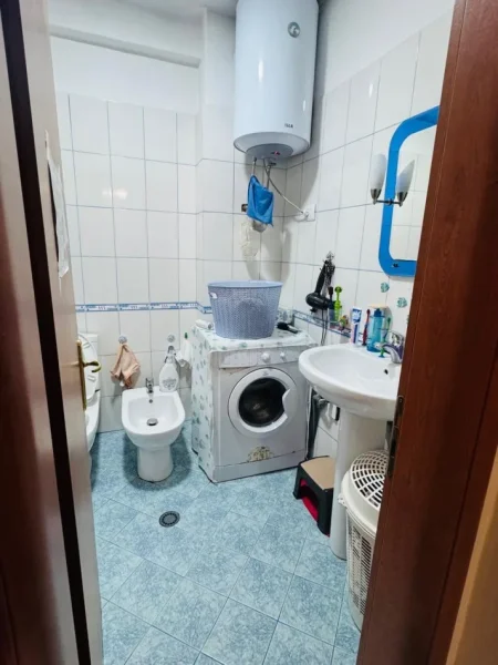 Tirane, shes apartament 1+1+Aneks+Ballkon Kati 4, 77 m² 100.000 € 