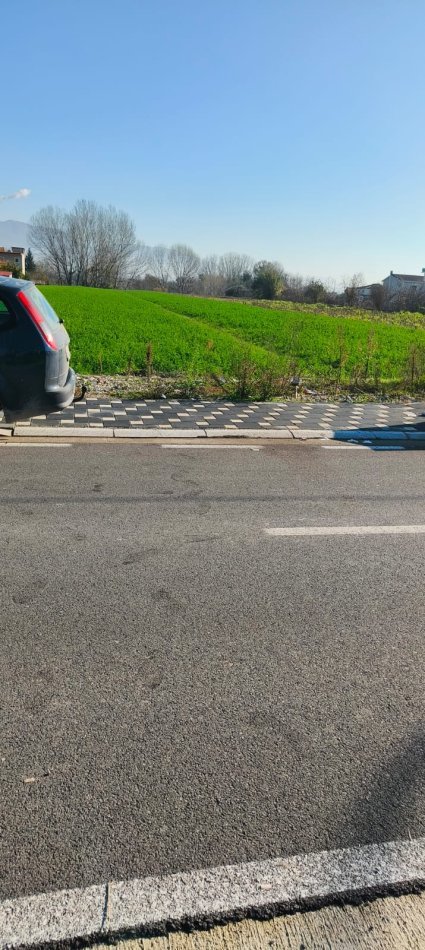 Tirane, shes toke bujqesore , 8.000 m² 400.000 € 