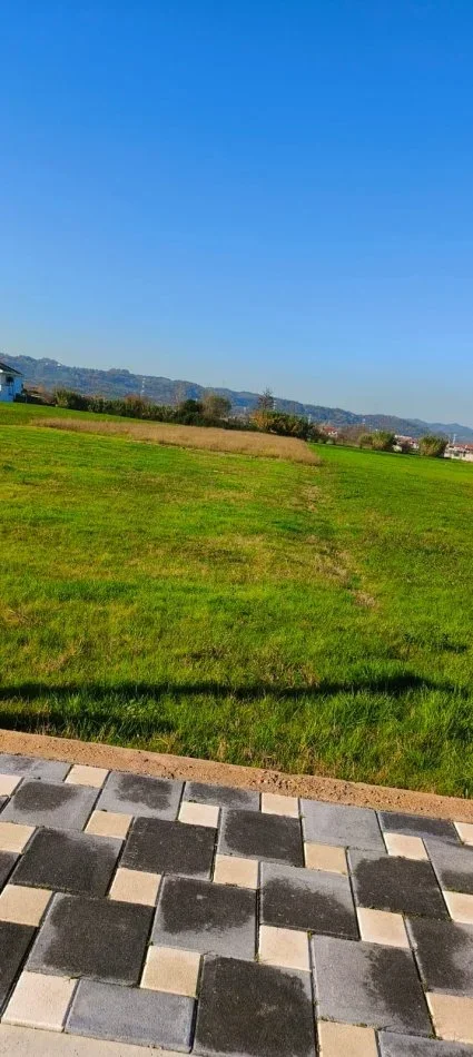 Tirane, shes toke bujqesore , 8.000 m² 400.000 € 