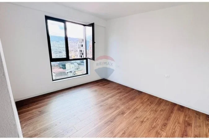 Tirane, shitet apartament 2+1+Ballkon me Post Parking, 94 m² 270.000 € (Myslym Shyri)