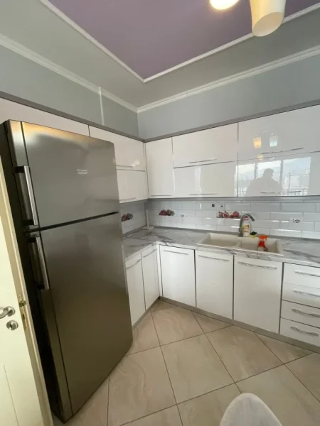 Tirane, jepet me qera apartament 1+1+Ballkon Kati 4, 60 m² 400 € 