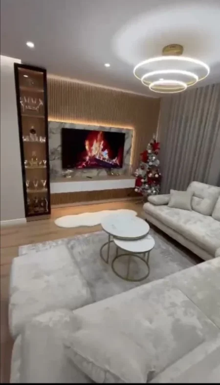 Tirane, shitet apartament 4+1+Aneks+Ballkon Kati 8, 425.000 € 