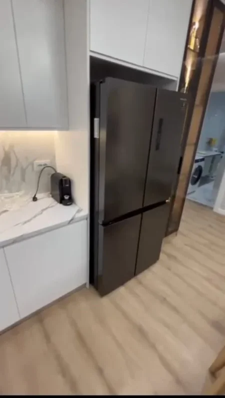 Tirane, shitet apartament 4+1+Aneks+Ballkon Kati 8, 425.000 € 