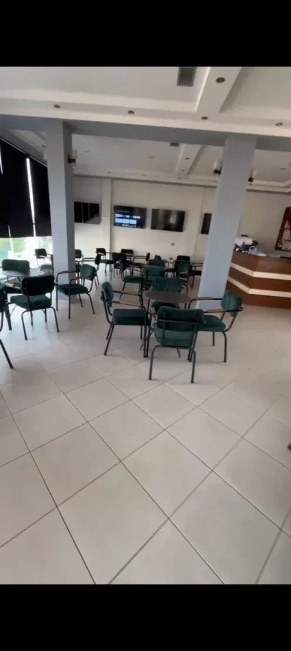 Tirane, shitet ambjent biznesi , 300 m² 260.000 € 