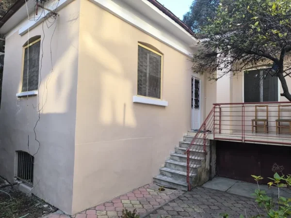 Tirane, jepet me qera Vile 1+1+Aneks+Ballkon Kati 0, 70 m² 600 € (Myslym shyri)