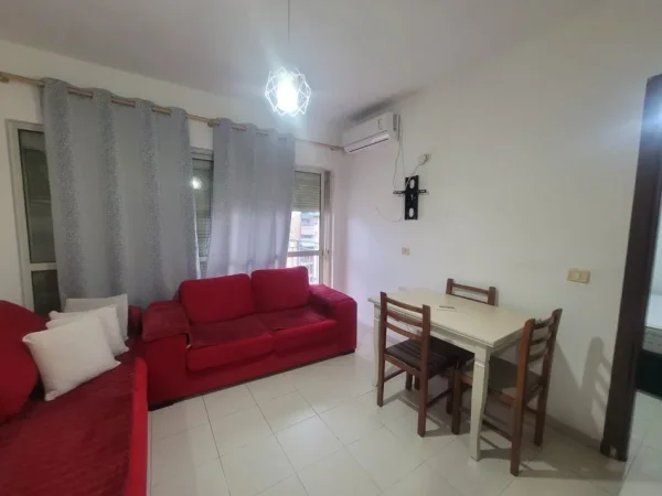 Tirane, jepet me qera apartament 1+1+Aneks+Ballkon Kati 7, 50 m² 450 € 