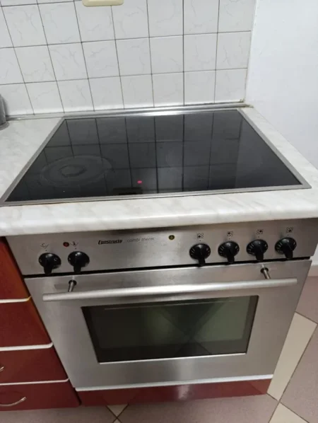 Tirane, shes Frigorifer no frost / furre + pianure