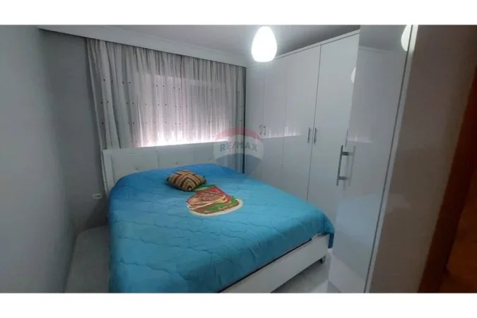 Tirane, jepet me qera apartament 2+1 , 75 m² 500 € (Brryli)