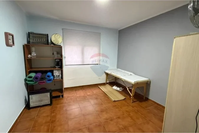 Tirane, jepet me qera zyre , 65 m² 550 € (Ali Demi)