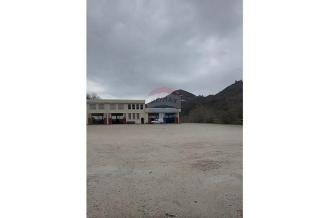 Tirane, jepet me qera magazine , 1.500 m² 6.006 € 