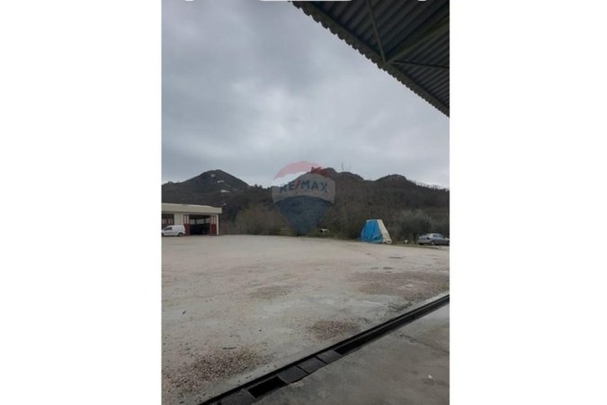 Tirane, jepet me qera magazine , 1.500 m² 6.006 € 