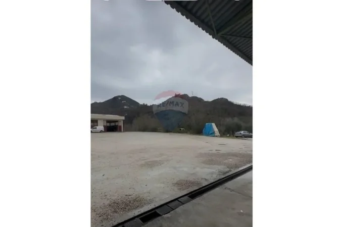 Tirane, jepet me qera magazine , 1.500 m² 6.006 € 