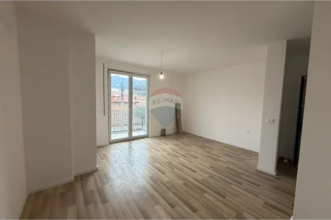 Tirane, shitet apartament 1+1 , 44 m² 95.000 € (Ish Tregu Elektrik)
