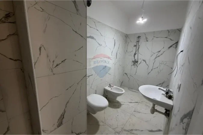 Tirane, shitet apartament 1+1 , 44 m² 95.000 € (Ish Tregu Elektrik)