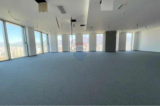 Tirane, shitet zyre , 461 m² 2.300.002 € (Downtown One)