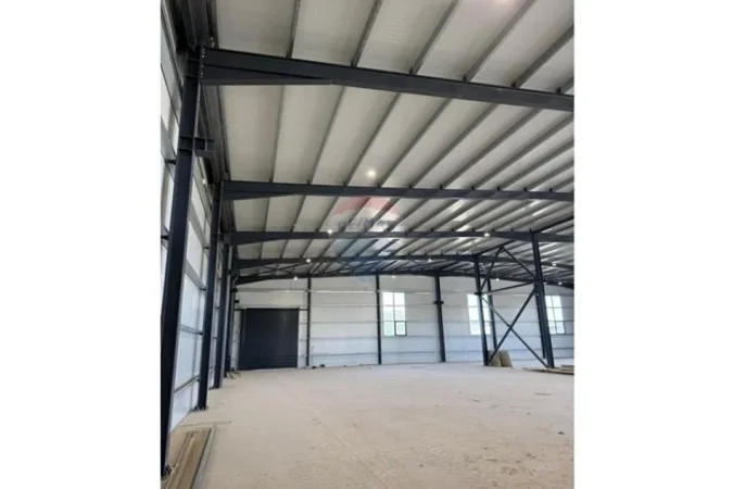 Tirane, shitet dyqan , 996 m² 1.500.000 € 