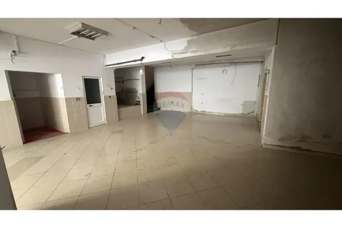 Tirane, shitet dyqan , 1.001 m² 1.500.000 € 