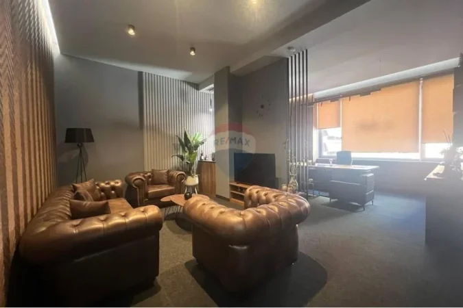 Tirane, shitet zyre , 355 m² 1.300.000 € 