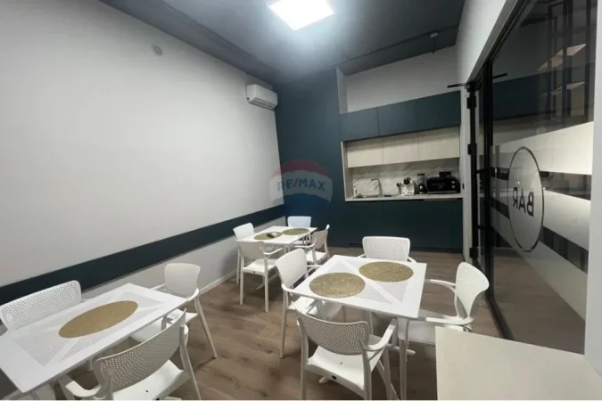 Tirane, shitet zyre , 355 m² 1.300.000 € 