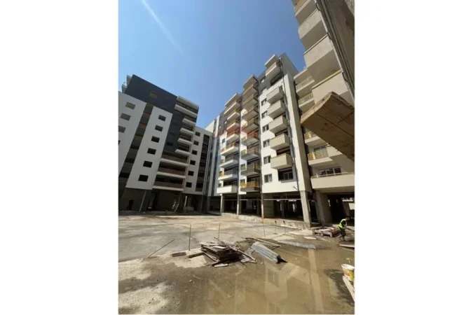 Tirane, shitet dyqan , 497 m² 1.100.000 € (Rruga Dritan Hoxha)