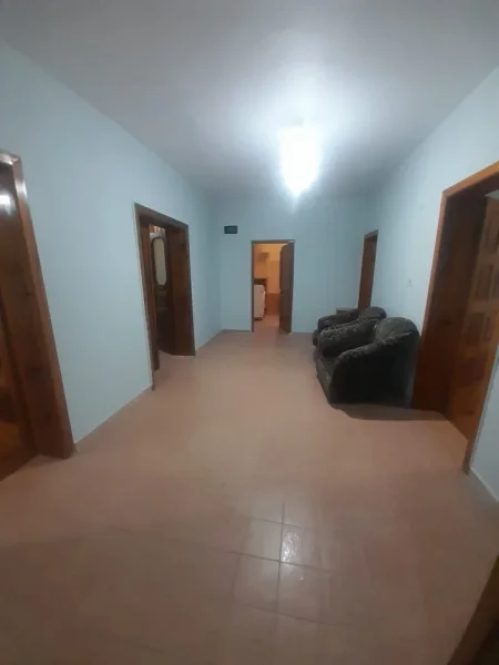 Tirane, jepet me qera Shtëpi Private 1-Katshe, 3+1, Sipërfaqe 140 m²,BOSH,Çmimi 450 € (Pranë me Pallatin Eglo, Astir ,Tiranë)