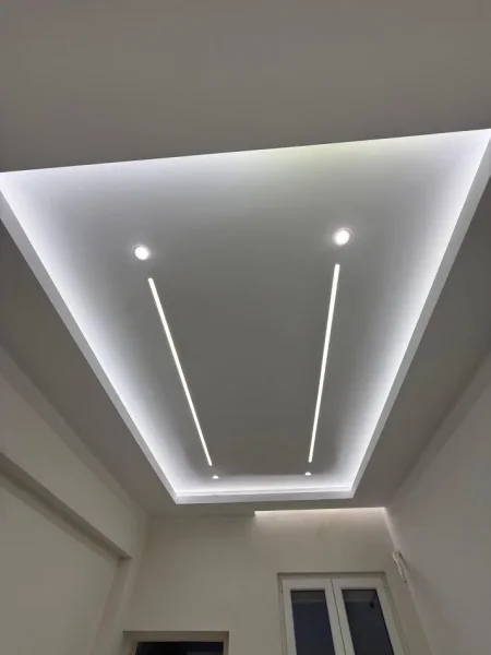 Tirane, jepet me qera apartament 2 Katshe Kati 0, 135 m² 2.000 € (Rruga e Kavajes)