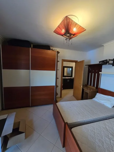 Tirane, jepet me qera apartament 2+1 Kati 9, 116 m² 600 € (Zogu i Zi)