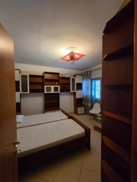 Tirane, jepet me qera apartament 2+1 Kati 9, 116 m² 600 € (Zogu i Zi)