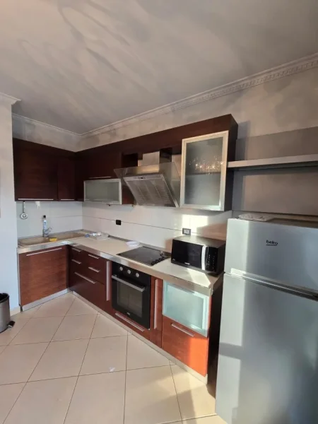 Tirane, jepet me qera apartament 2+1 Kati 9, 116 m² 600 € (Zogu i Zi)