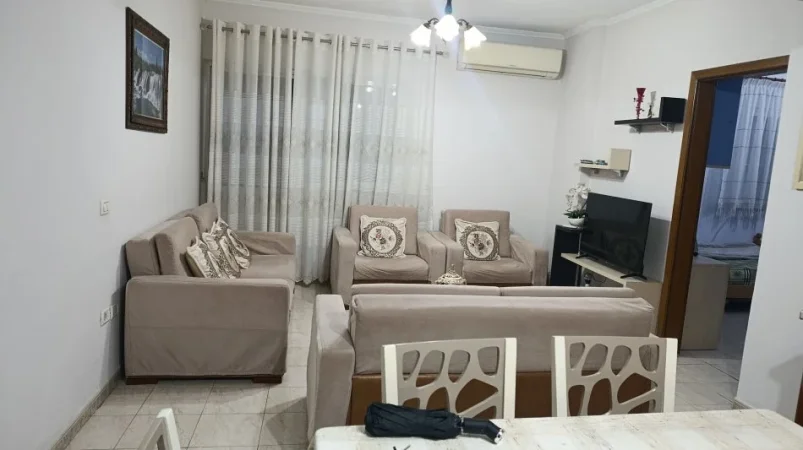 Okazion,Tirane, jepet me qera apartament 2+1+Ballkon Kati 4, 55.000 lekë (Don Bosko afer shkollës Qazim Turdiu)