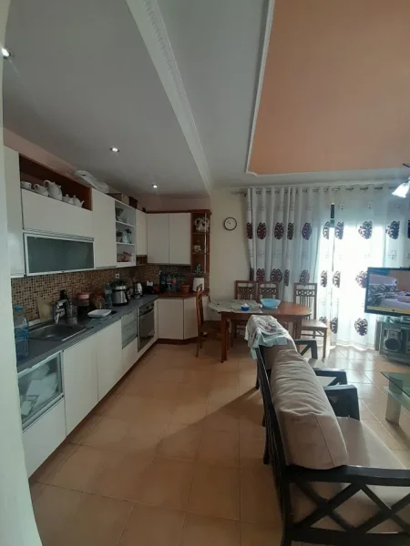 Tirane, shitet Apartament 2+1,Kati 3, Cmimi 24.000.000 L te Reja, ne 21 DHJETORI, Tiranë