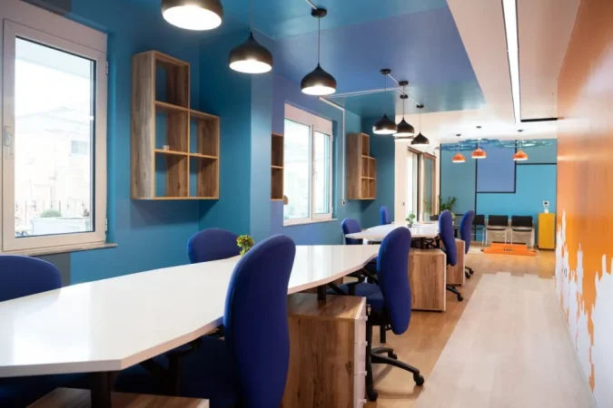 Tirane, jepet me qera nga Pronari, pa-komision ambjent biznesi Kati 1, 550 m² 5.000 € (Rr."BRIGADA E 8")