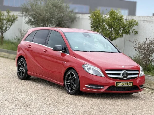 Durres, shitet makine MERCEDES BENZ B-CLASS 200 Nafte, e kuqe automatik Klima 174.979 km